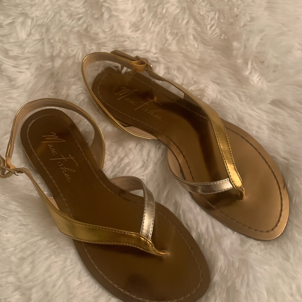 🌟 - Gold Sandals. - Picture 2 of 5